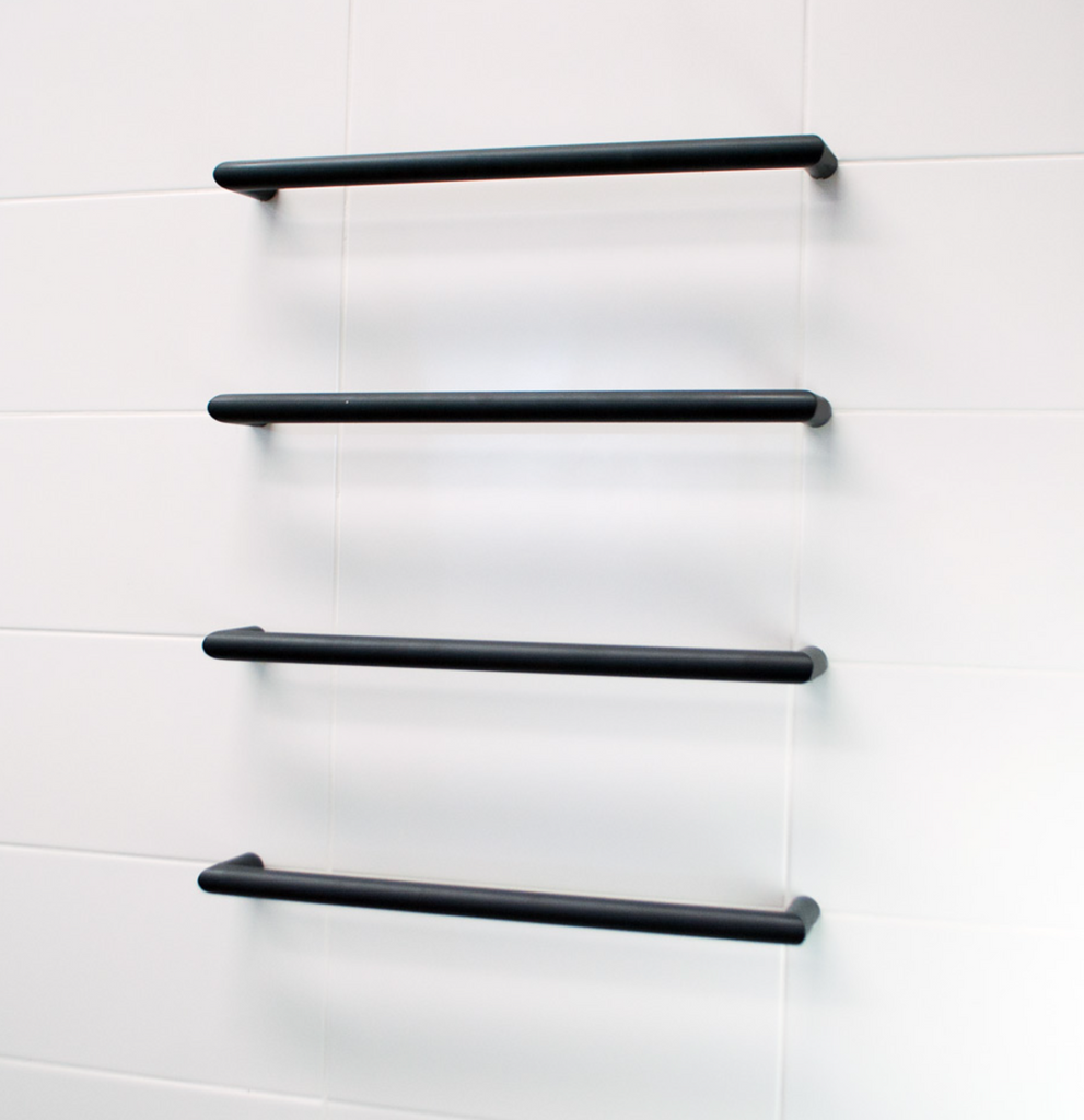 Radiant Heating Single Round Bar 12V Heated Towel Rail Matte Black 800